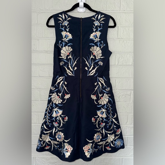 MOULINETTE SOEURS Anthropologie Bellflower Blue Embroidered dress Sz 8 ✨ - Picture 6 of 13